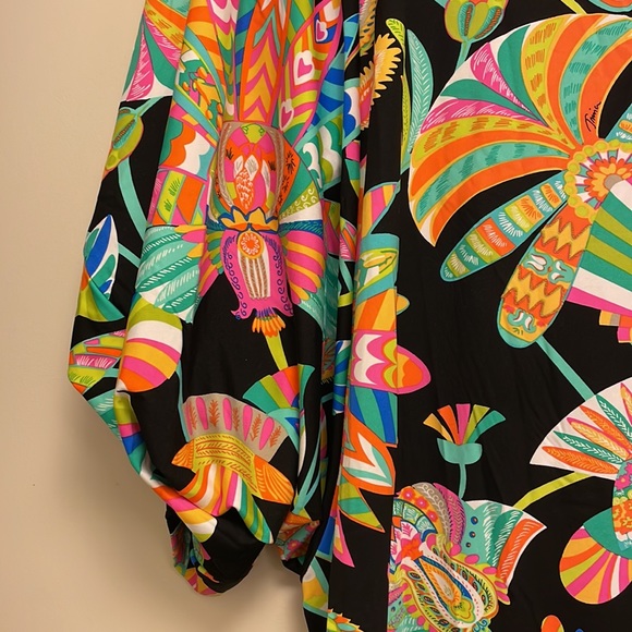 Trina Turk cover up - Picture 5 of 6